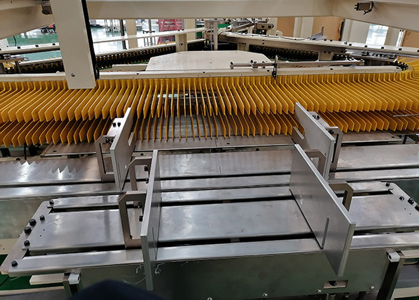 Customized Design Sanitary Napkin Stacker Machine , Auto Stacking Machine