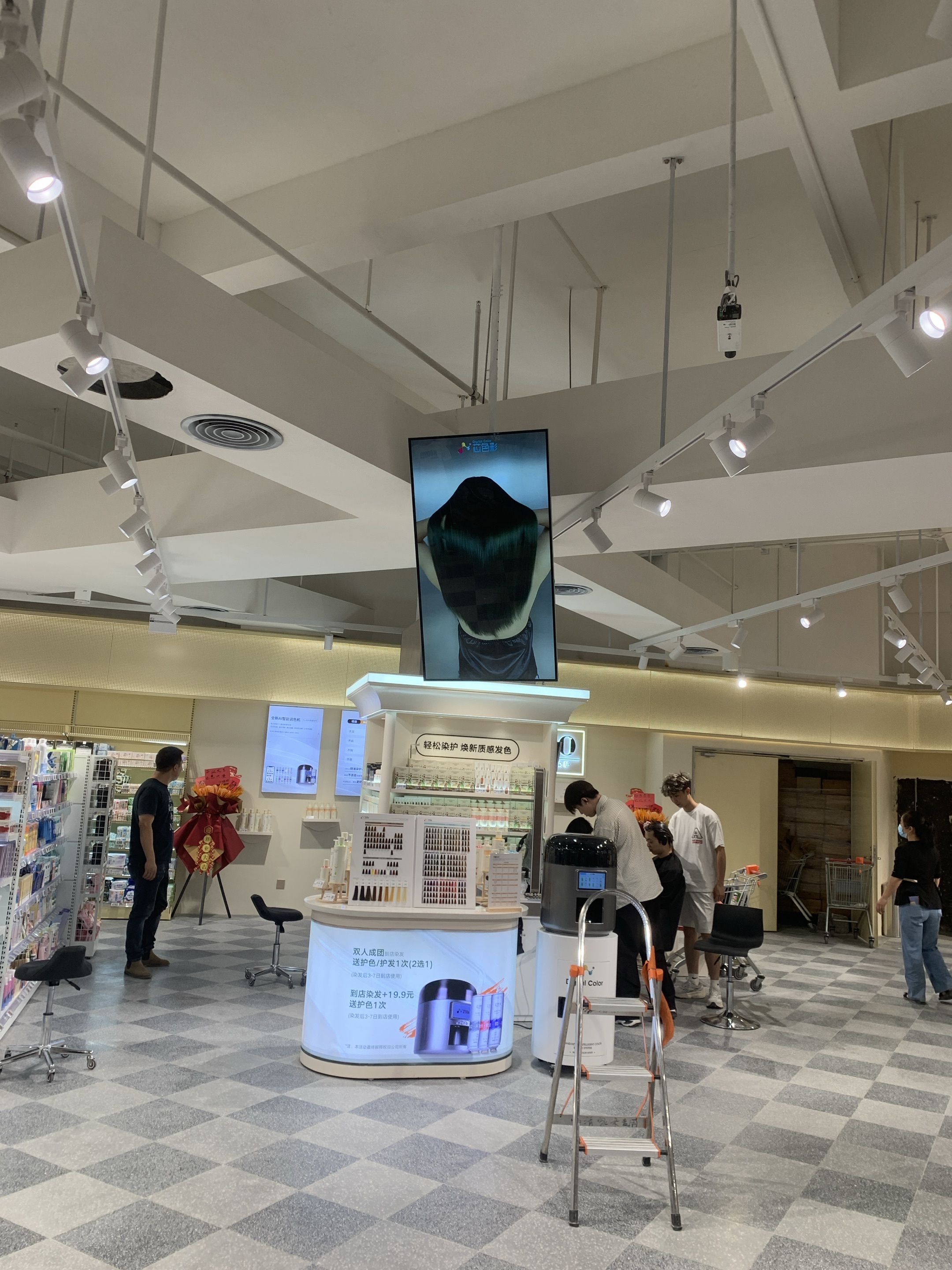 Smart Vertical LCD Touch Screen Retail Store Digital Signage in Different Languages with and 60HZ Refresh Rate