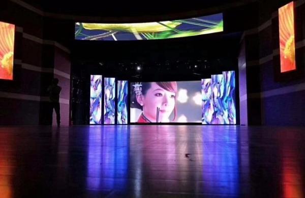 Quality Full Color 64 X 64 Soft  Curved Led Displays Screens Mooncell Kystar Control System for sale
