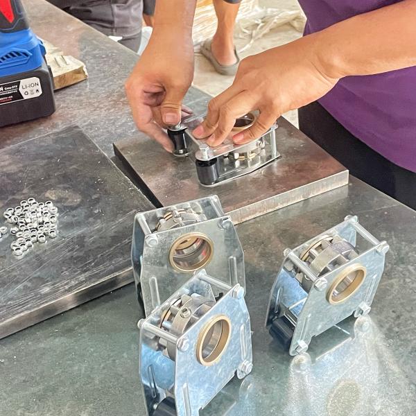 Hot-Dip Galvanized Greenhouse Ventilation Gear System Components