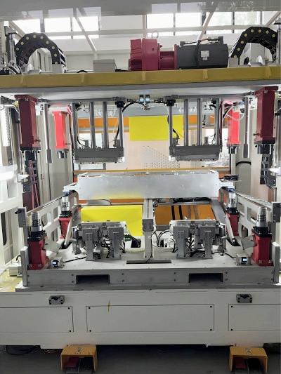 380V Hot Press Covering Machine On Automotive Door Panel Medallion Part Lamination With Soft