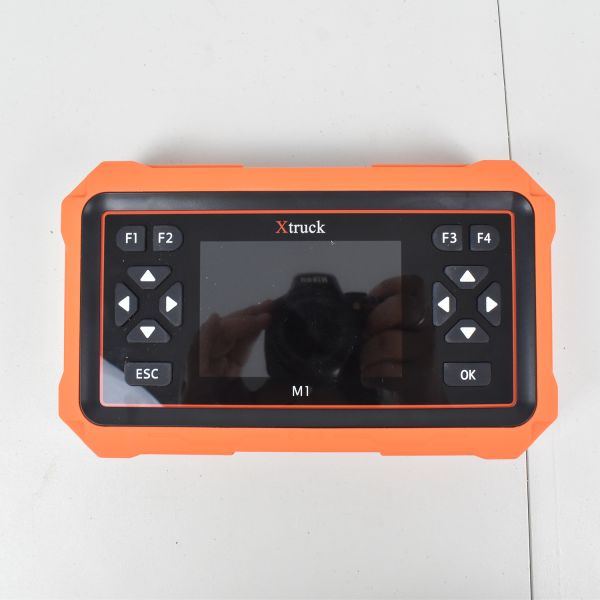 Xtruck M1 Motorcycle Diagnostic Tool with Stable Performance Handheld Operation and Large Capacity Storage