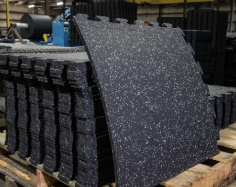 SBR Resin Pellet Anti Slip Tyre Rubber Crumb Multi Size For Home Garden