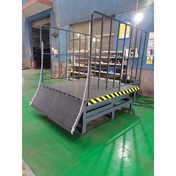 Loading Bay Lifts, Hydraulic Truck Dock Scissor Lift Table Size 2000*4000mm Efficient Movement For Fork Lift