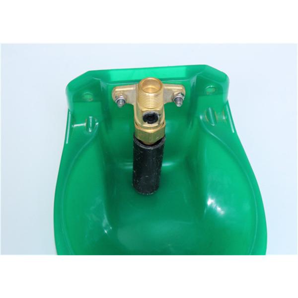 Cow Drinking Equipment Plastic Bowl Material 0.9L Sheep Drinking Bowl with Copper Valve