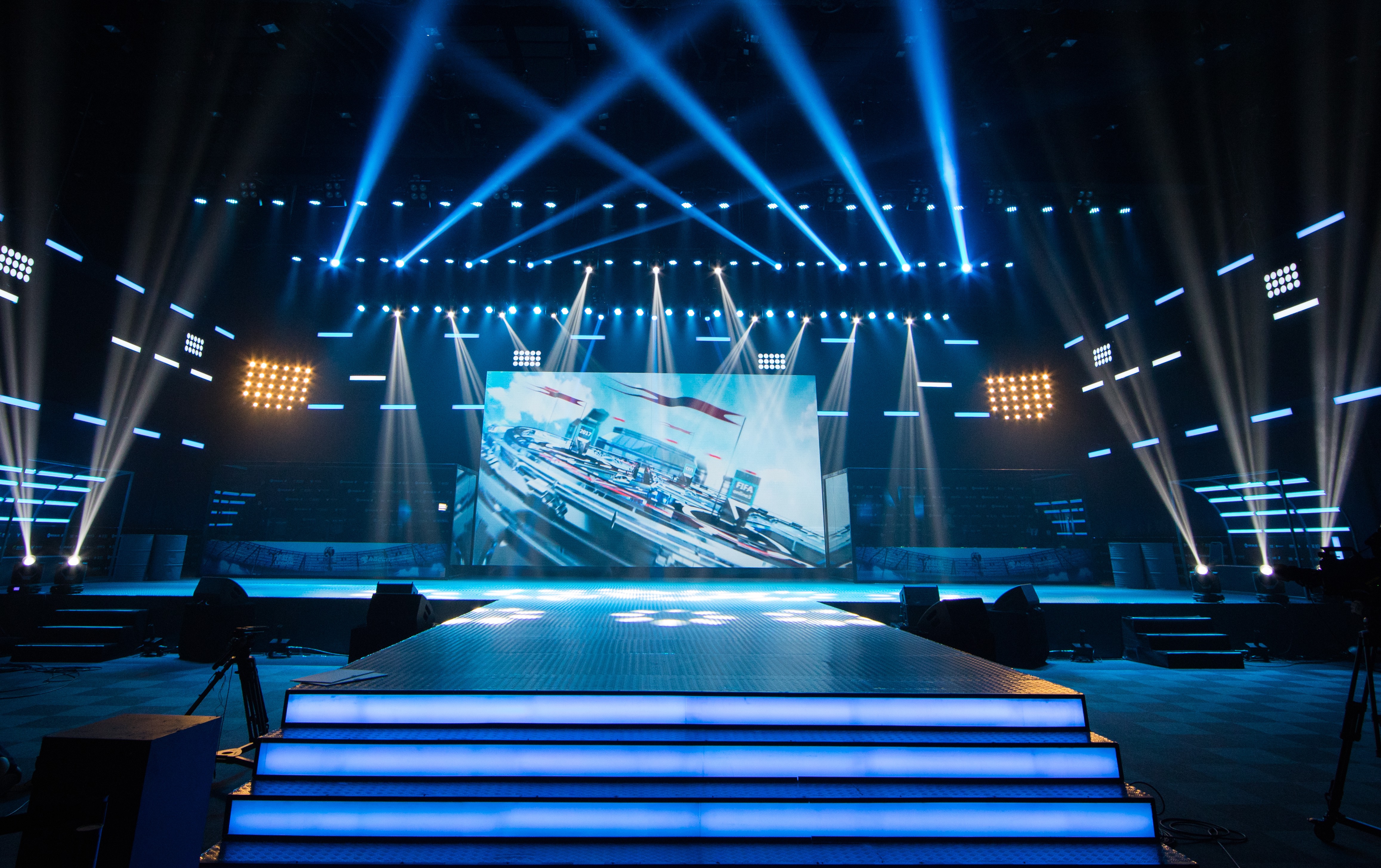 Stage Portable LED Display Panels P3.91mm LED Rental Display Screen For Events