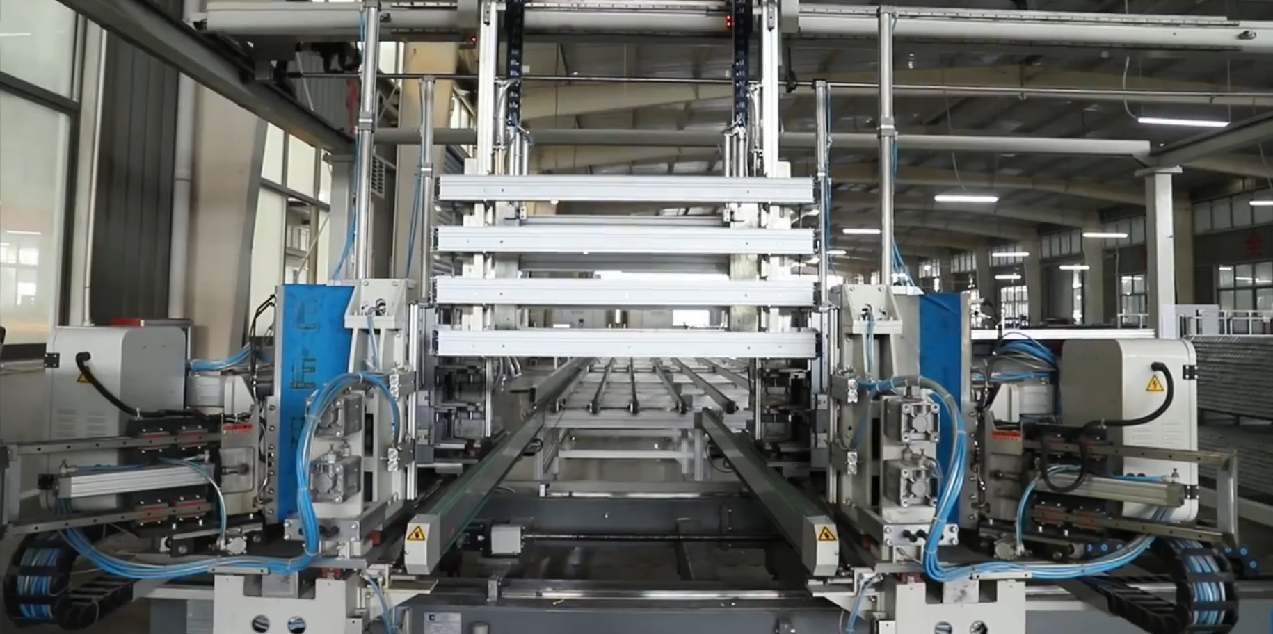 Easy To Maintain UPVC Sliding Window And Door With FiberGlass Screen Netting Material