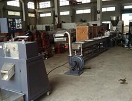China PET Waste Recycled Plastic Scraps Granules Machine , Pelletizer Flakes Extruder on sale