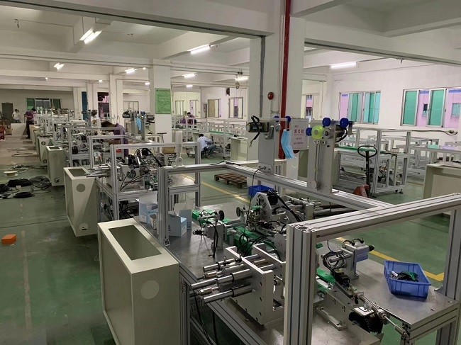 Semi - Automatic Face Mask Maker Machine Mask Production Machine 0.5Mpa Air Pressure