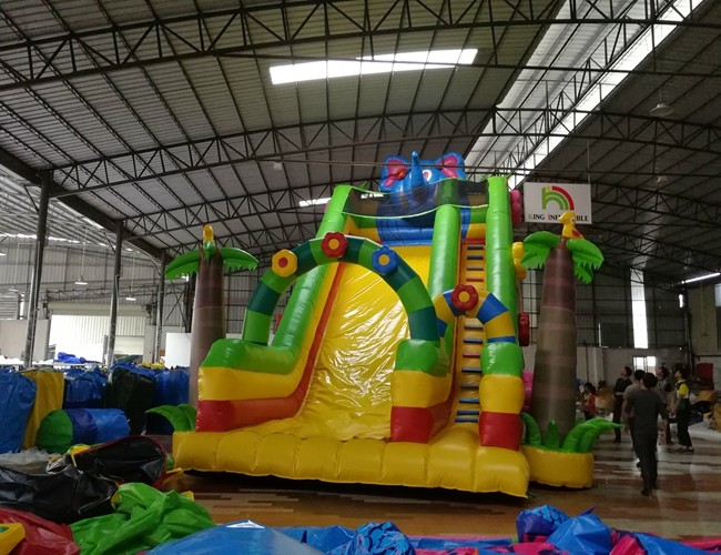Bouncy slide inflatable fun castle infatable slide for amusement park