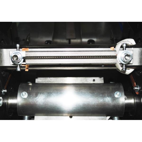 Servo Driven 1 Pair CPE Glove Folding Packing Machine 4 Side Plastic Film Pack 3