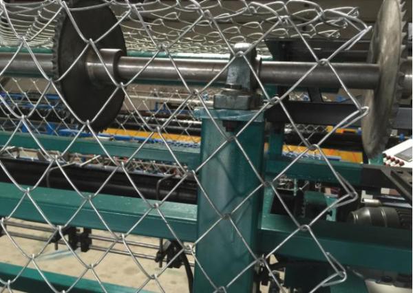 Quality Low Noise Chain Link Fence Weaving Machine High Working Efficiency Large Capacity for sale