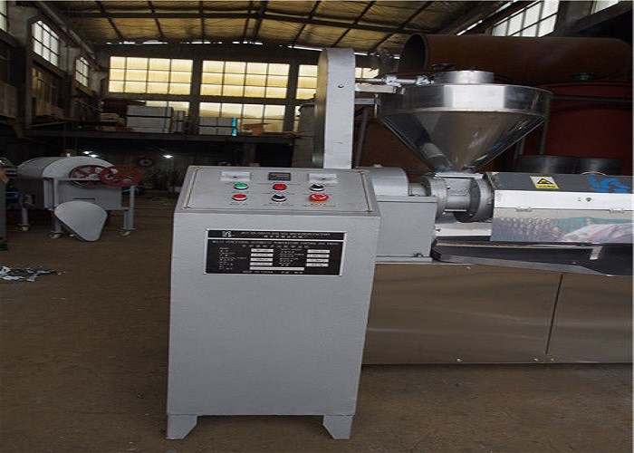 Multi Functional Type Automatic Oil Press Machine 2250*1100*2080mm Outline Dimension