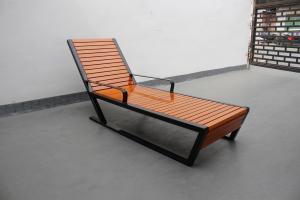 China Custom Wooden Beach Lounge Chairs , Outdoor Swimming Pool Chair on sale
