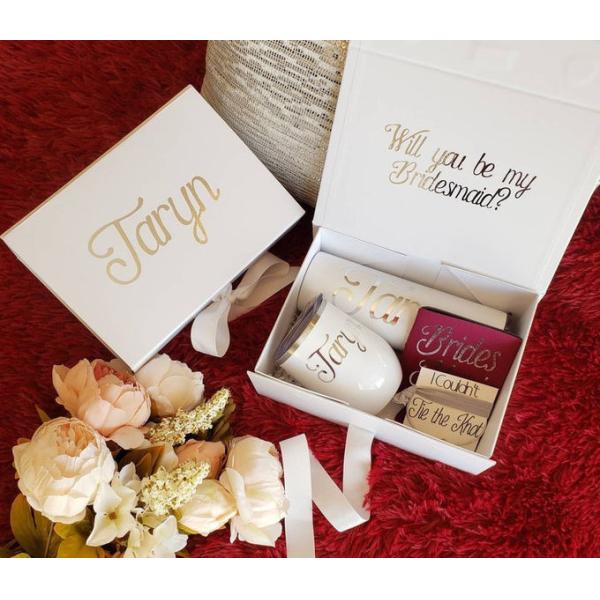 White Collapsible 2mm Cardboard Rigid Gift Boxes With Ribbon Closure