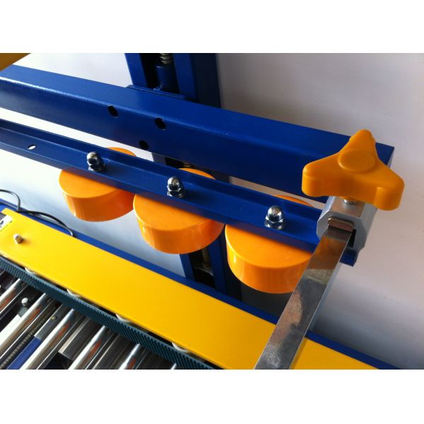 500mm Package SUS304 Carton Sealing Tape Machine Automatic Tape 0.35KW