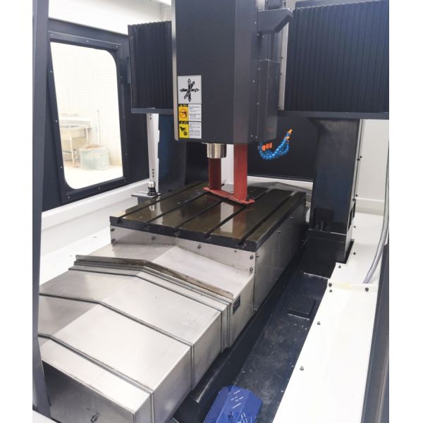 High Speed CNC Engraving Milling Machine 24000RPM ER32 Spindle CM-8100