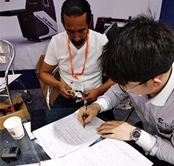 Stainless Steel Processed Acrylic Sheet Folding Machine for Professional Sign Making