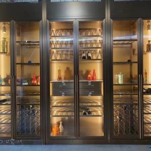 China Wooden Cigar Display Cabinet Luxury Wine Cabinet Customized on sale