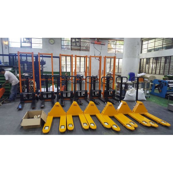 1.5t 3306lb Simple Operation High Efficiency Hydraulic Manual Platform Stacker