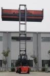 8 Tons Empty Container Handler For Stacking 20 Ft 40ft Empty Containers In