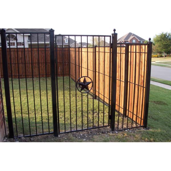 Modern Tubular Steel Fence Sleek Design