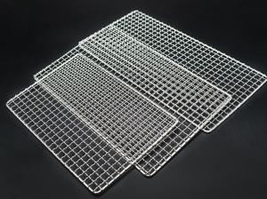 China Carbon Baking Stainless Steel Cross Bbq Grill Wire Mesh For Outdoor Picnic on sale