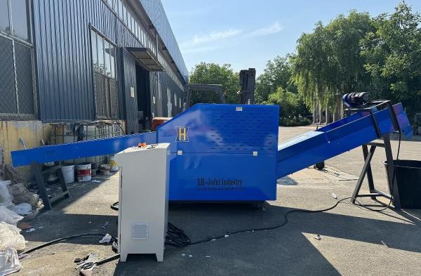 Quality Custom Speed Small Fabric Shredder , Waste Carpet Shredding Machines Low Power Demand for sale