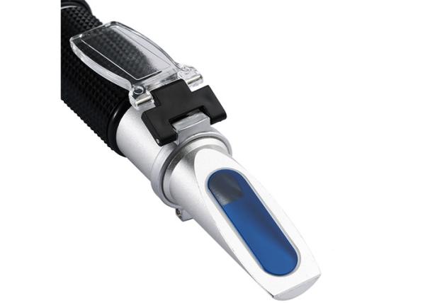 Quality Professional Digital Salinity Refractometer / Brix Scale Refractometer 0-32% Brix for sale