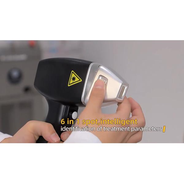 808nm 1064nm 755nm Portable Diode Laser Machine With Color Touch Screen