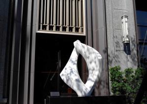 Surface Painted Metal Garden Statues Ornaments Large Modern Abstract Style