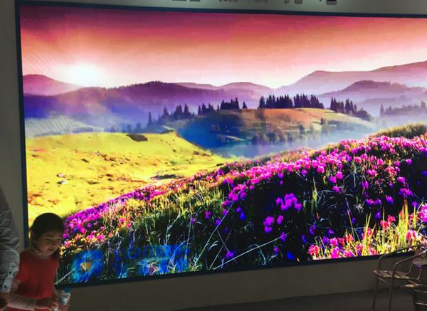 Quality Small Pitch 8K LED Video Wall Display P1.8mm P2.5 Rich Content 800 CD/Sqm Flat for sale
