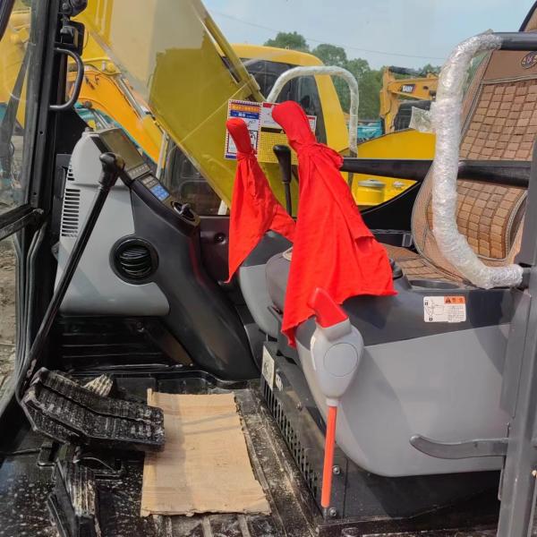 95% Komatsu PC70 8 Used Excavator PC 0.3m3 Bucket Capacity 0-2000 Working Hours