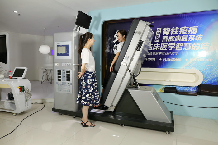 Comfortable Back Decompression Machine Decompression Traction System