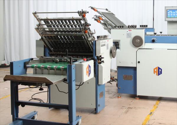 Quality PLC Controlled Large Format Paper Folding Machine For Printing Industry OEM for sale