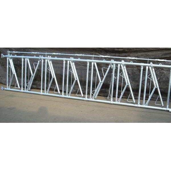 High Strength Fence Line Hay Feeder , Steel Headlocks For Beef Cattle