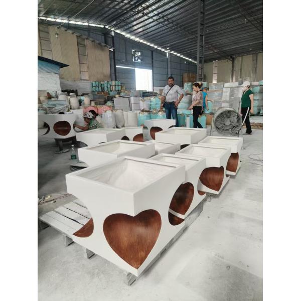 White Rectangular Heart -shaped Cutouts Fiber Clay Planter Resistant To Cracking