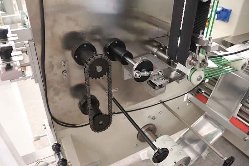 ODM Automatic Packaging Line Servo Driven Controlled Wet Wipes Machine Durable