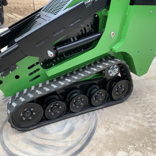 Mini Track Loader EPA Euro V Standard Green Skid Steer Loaders With Rubber Track