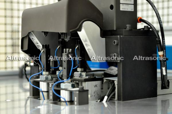 Quality High Tech 30 Khz Robot Arm Ultrasonic Riveting Welding Machine , FET Power Output for sale