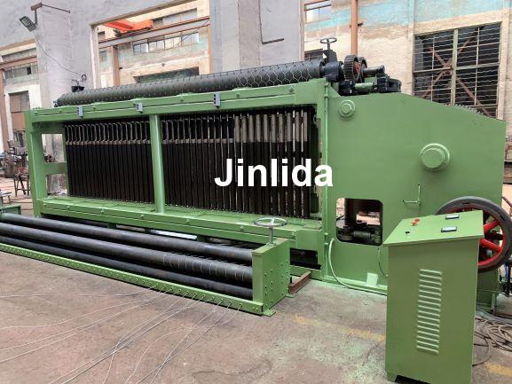 Quality Automatic Hexagonal Mesh Machine 3300mm Width In Oil And Construction for sale