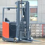 11kw Electric Stacker Forklift 1300kg Standing On 1300kg Lifting Height 4.5m