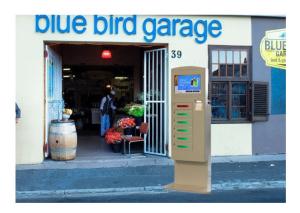 China Multiple Cell Phone Charging Box Locker , Floor Stand Phone Charging Kiosk on sale