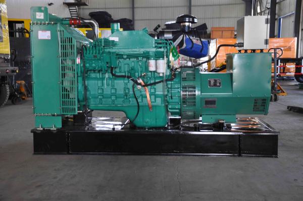 Quality 800kw Cummins Diesel Generator , Three Phase Alternator Generator With 4BTA3.9-G2 Engine for sale