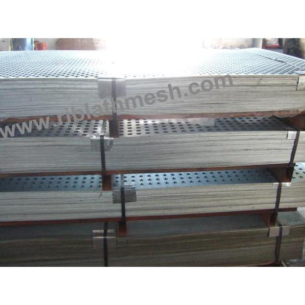 1m width Decorative SS Perforated Metal Mesh Multi Shaped Holes Available