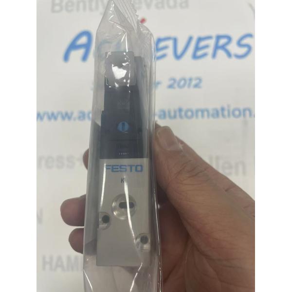 Festo Air solenoid valve VUVS-LK20-M32C-AD-G18-1C1-S With flow control option