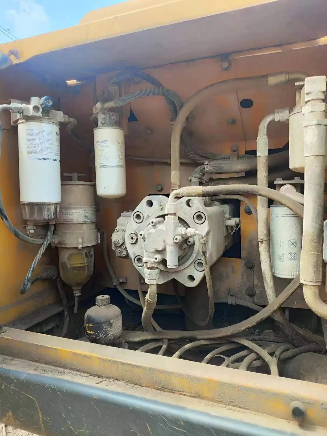 Diying High Quality 6ton Used Volvo Mini Excavators Used Ec60 140 210 240 Excavator in China for Sale