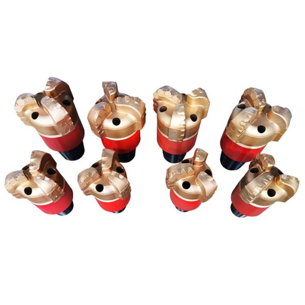 3 Blade Iadc S132 Pdc Bit 4-1/2" With 2-3/8" Api For Sandstone And Shale