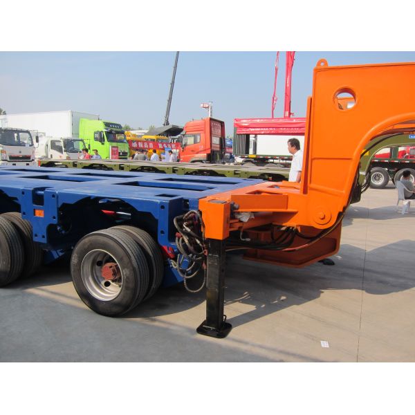 Semi-Trailer for Heavy Equipment Transport Multi-Axle Hydraulic Low Bed Truck Trailer