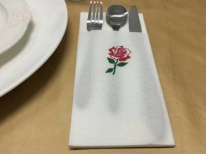 China 3000 pieces / Min Napkin Folding Machine on sale